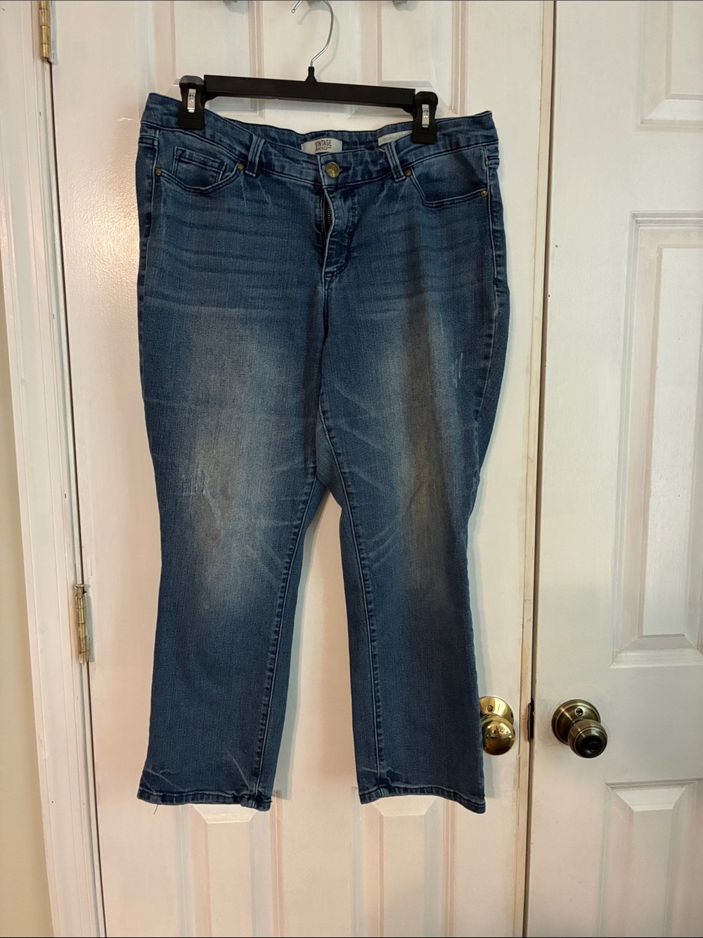 Mid-Rise Boho Cropped Women's Jeans in Blue by Vintage America Blues